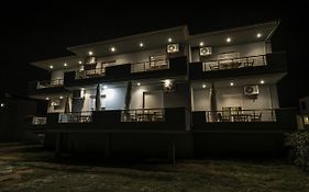 Zeus Apartments